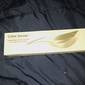 Cake server